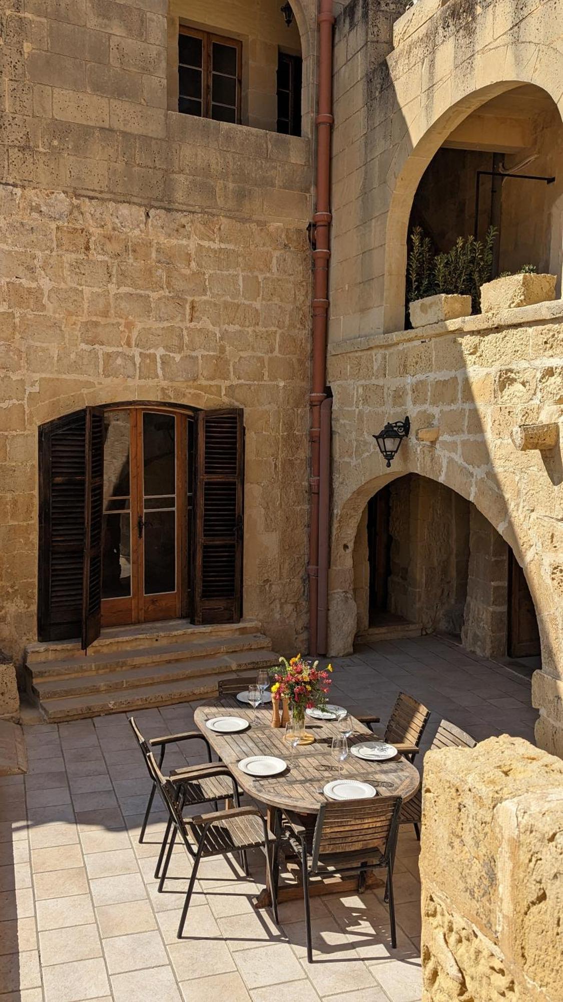 Soluna Boutique Guesthouse Għasri Kültér fotó